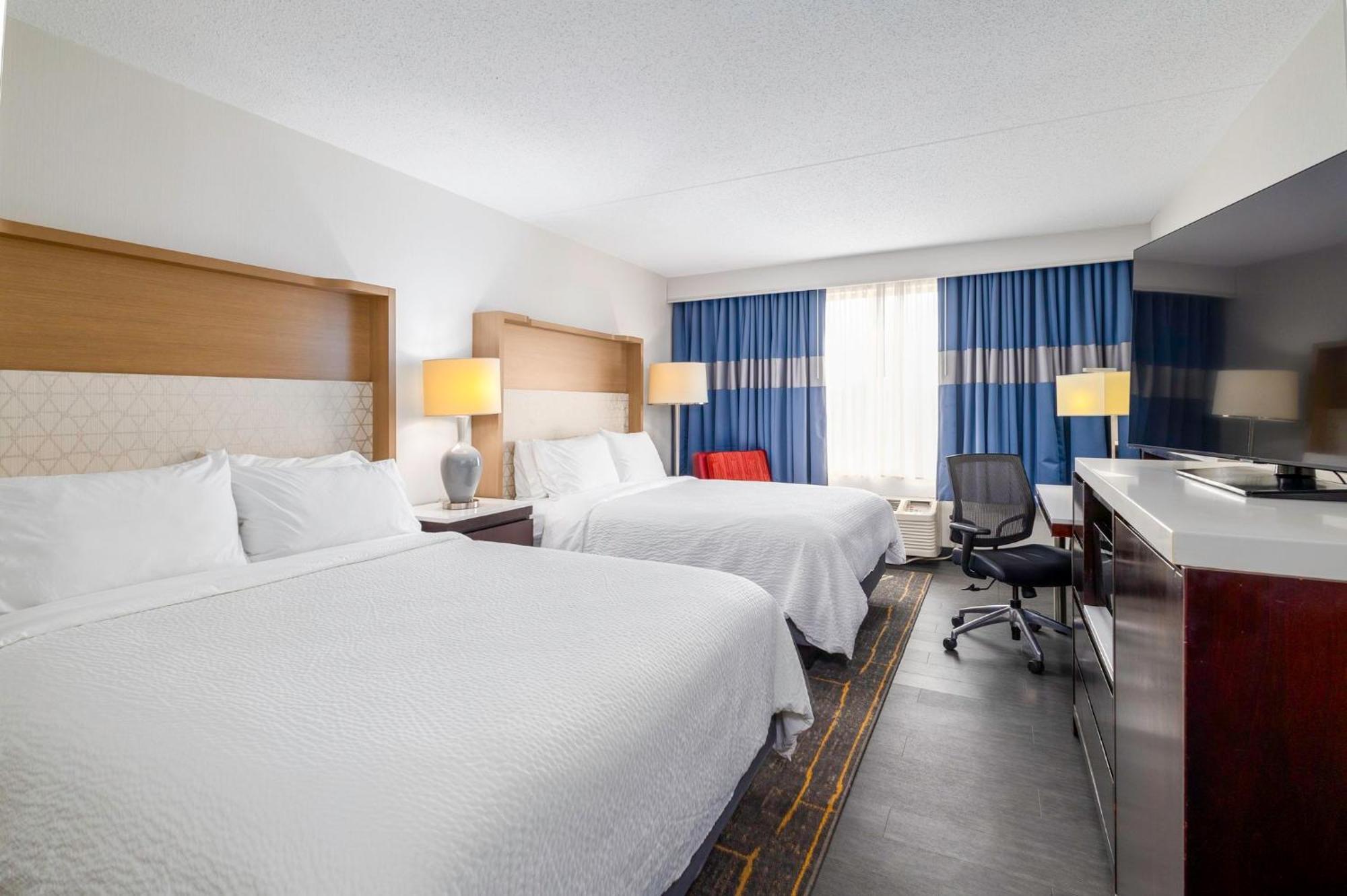 Holiday Inn Weirton-Steubenville Area Exteriér fotografie